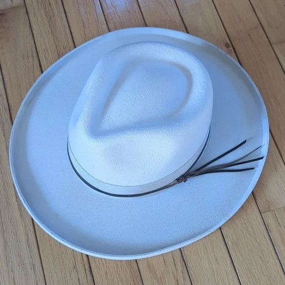 Jeanne Simmons Fedora - Picture 2 of 6